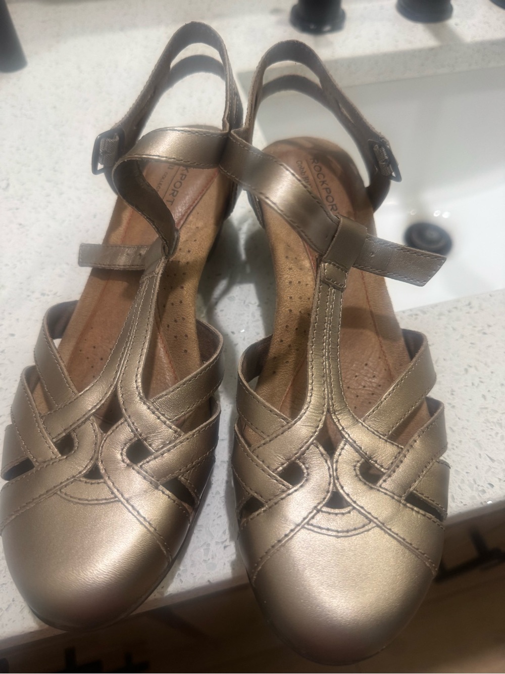 Cobble Hill Comfortable Women's Metallic Gold Strappy Slingback Sandals size 7